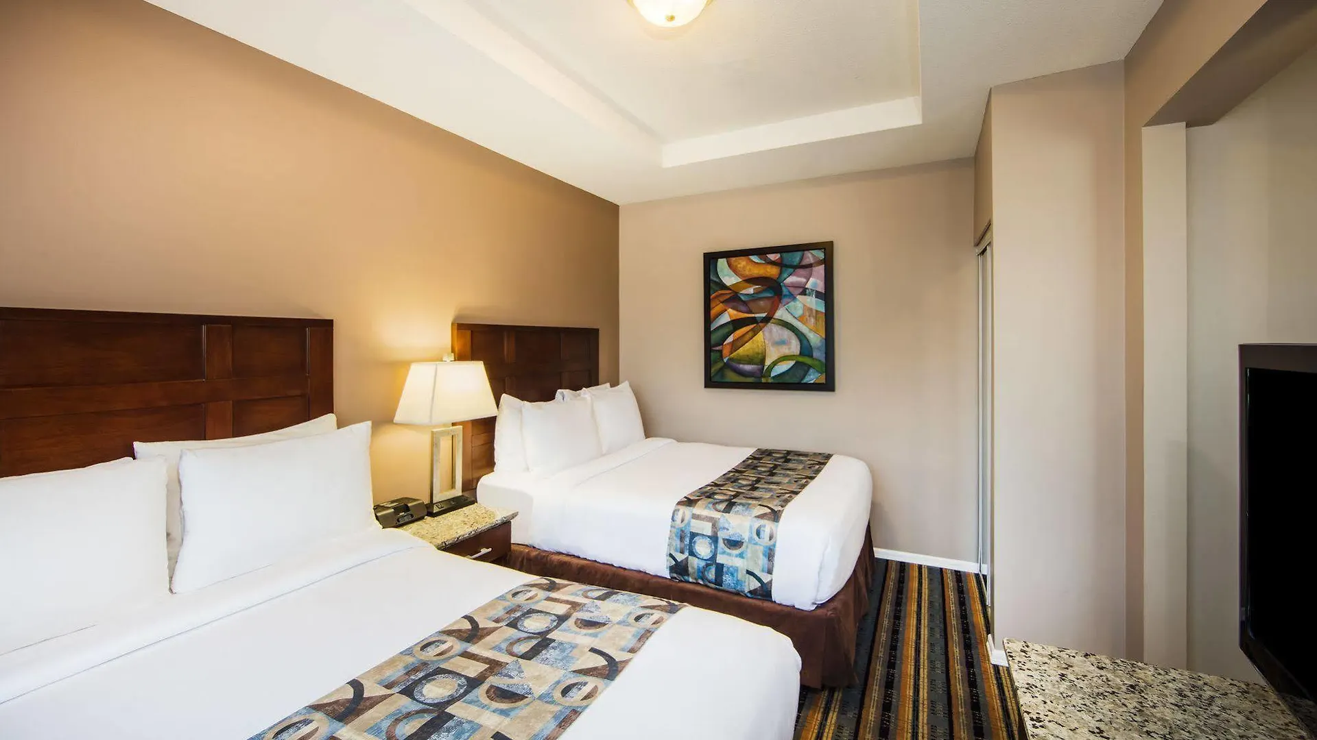 Hotel Quality Inn & Suites (Adults Only) Vancouver