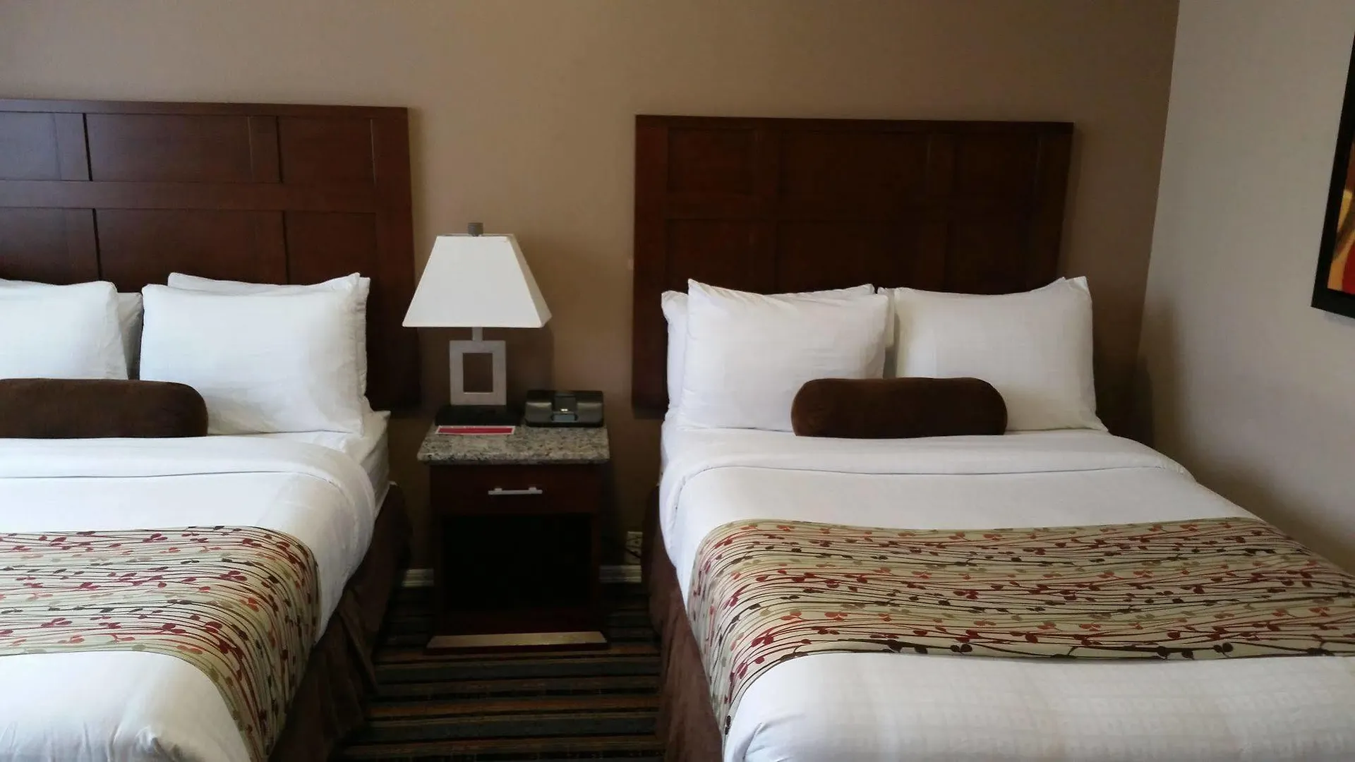 Hotel Quality Inn & Suites (Adults Only) Vancouver