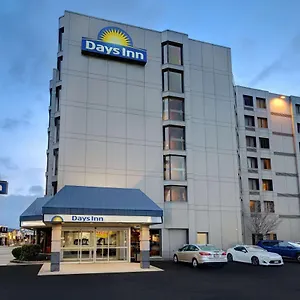 ** Hotel Days By Wyndham Near The Falls Canadá