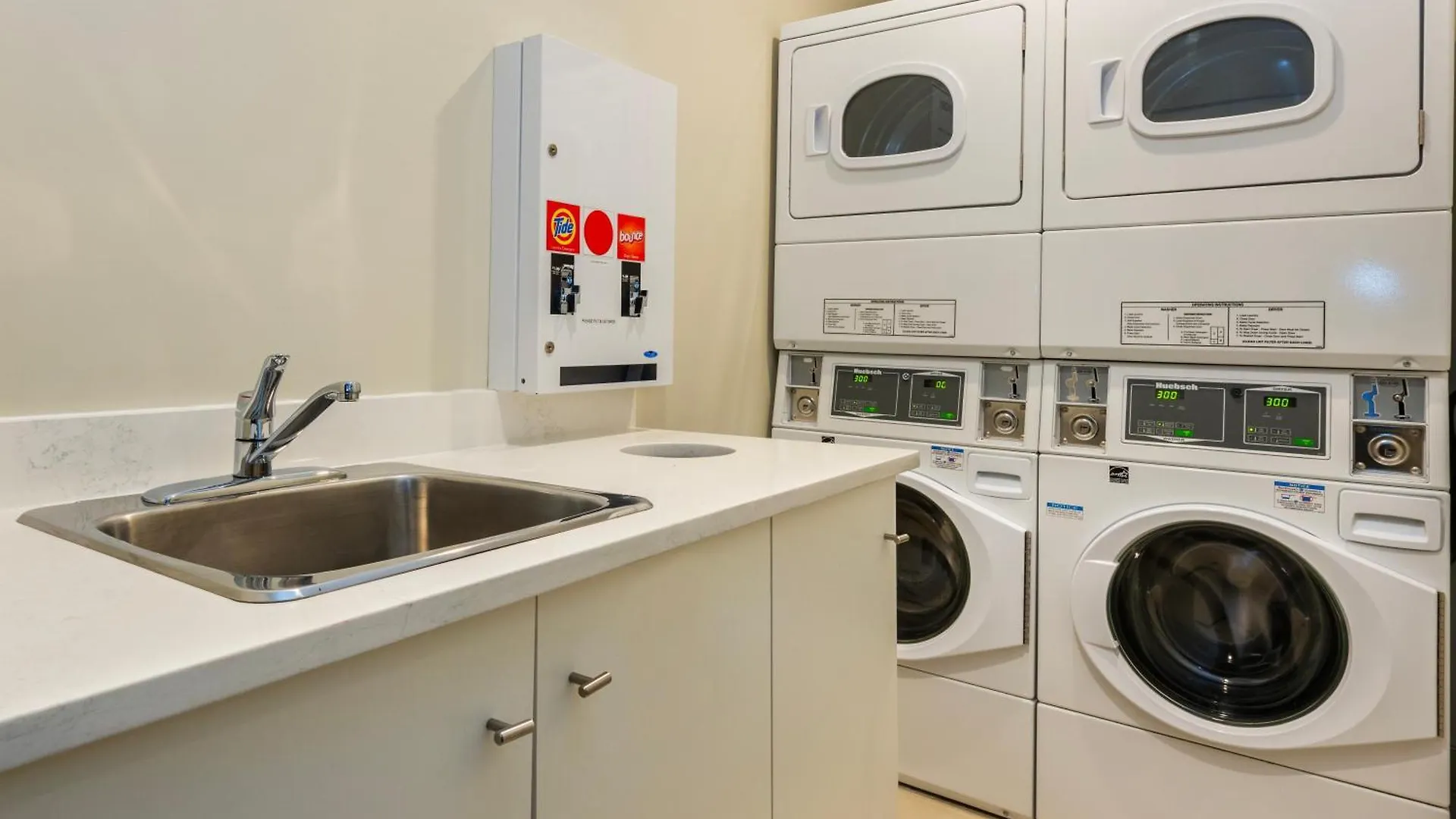 Quality Inn & Suites (Adults Only) Vancouver Hotel